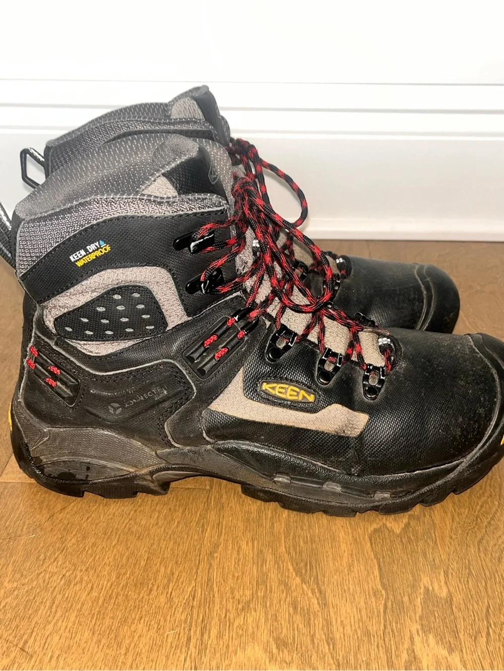 Keen Utility Safety Toe Hiking / Work Boots ASTM F2413-18 Size 9.5 D